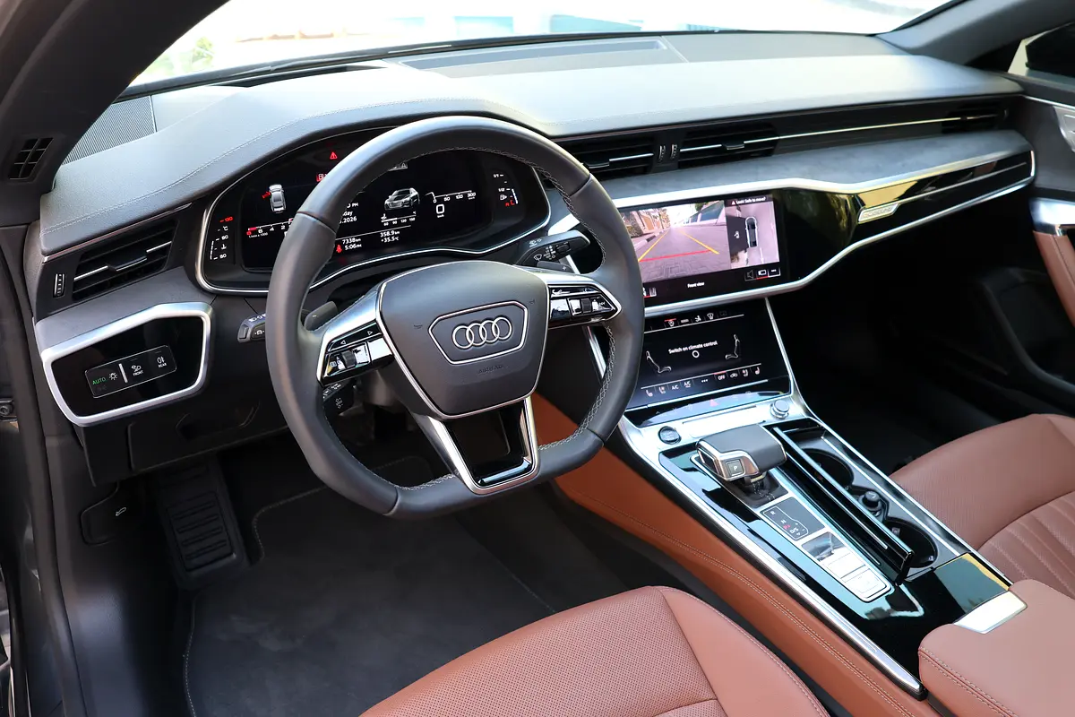 Audi A7 S-Line quattro 2025 GCC Specs-8000KM-UNDER WARRANTY  SERVICE-BRAND NEW - Thumbnail 10