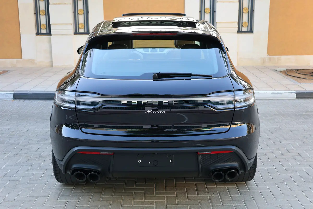 2024 Porsche Macan-46000KM - GCC Specs -UNDER WARRANTY  SERVICE- Brand New - Thumbnail 6