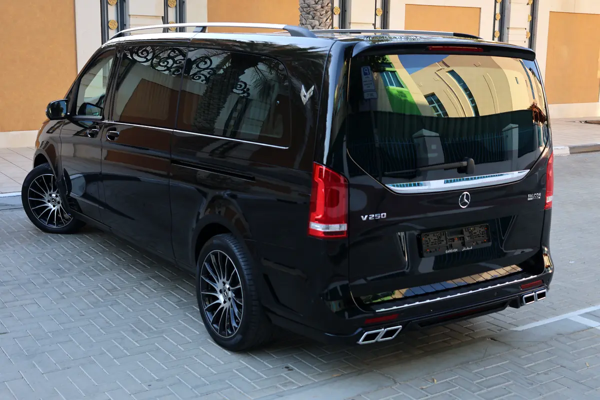 Mercedes-Benz V-Class V 250 2024 - GCC Specs - Brand New - Thumbnail 4