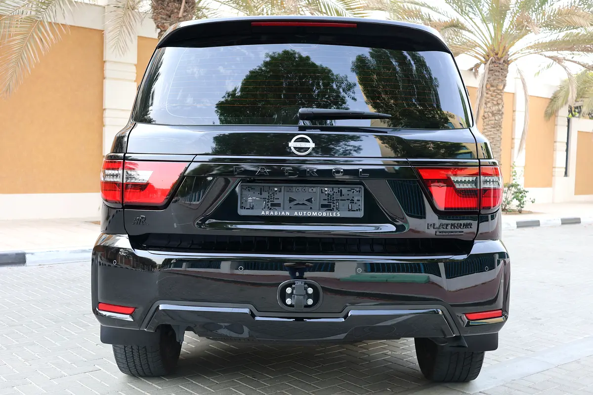 NISSAN Patrol-2024-LE PLATINUM-BLACK EDITION-33000KM-UNDER WARRANTY-GCC SPECS - Thumbnail 10
