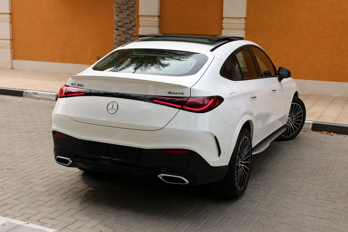 Mercedes-Benz GLC Coupe GLC 300 AMG 4MATIC 2025 GCC Specs - Brand New - Thumbnail 4