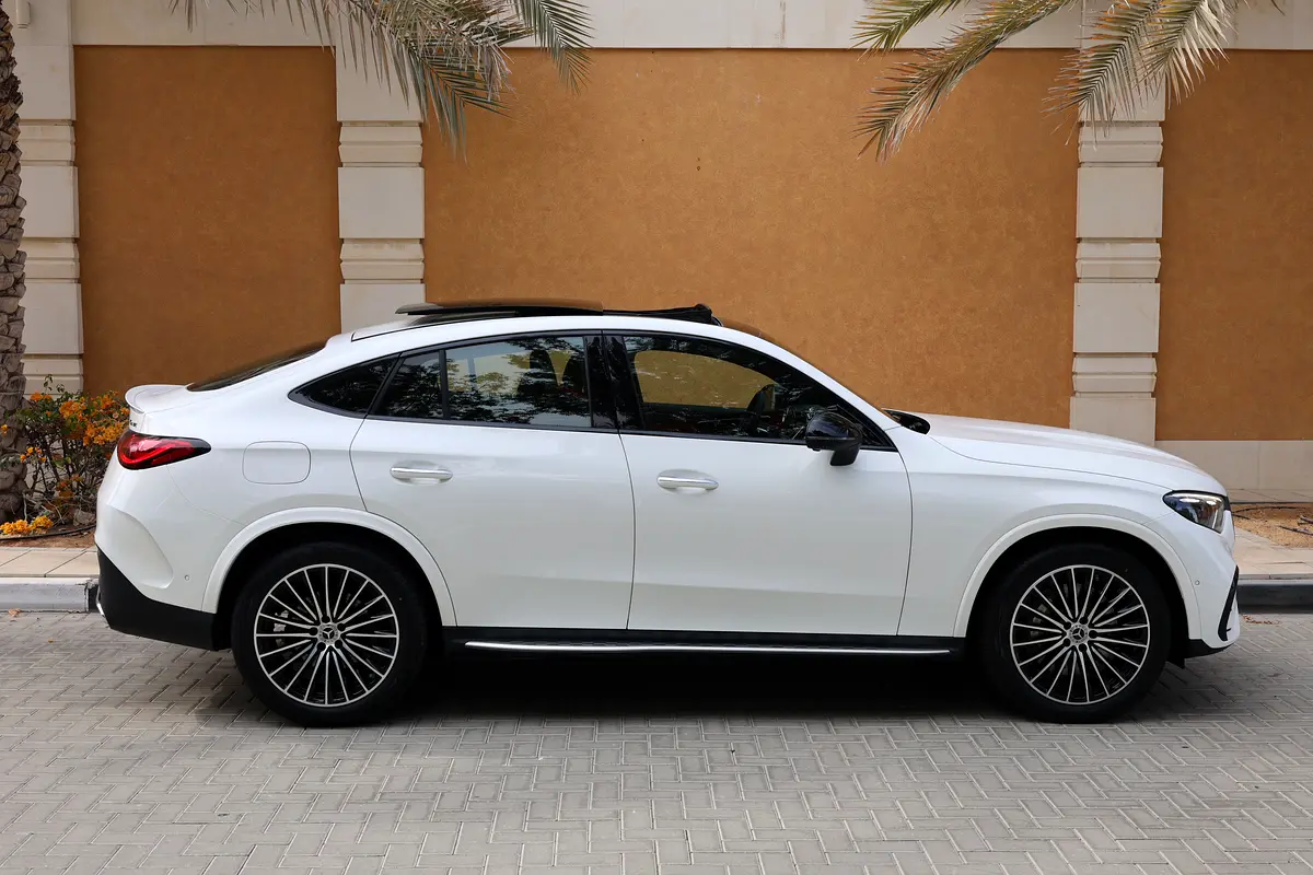 Mercedes-Benz GLC Coupe GLC 300 AMG 4MATIC 2025 GCC Specs - Brand New - Thumbnail 7