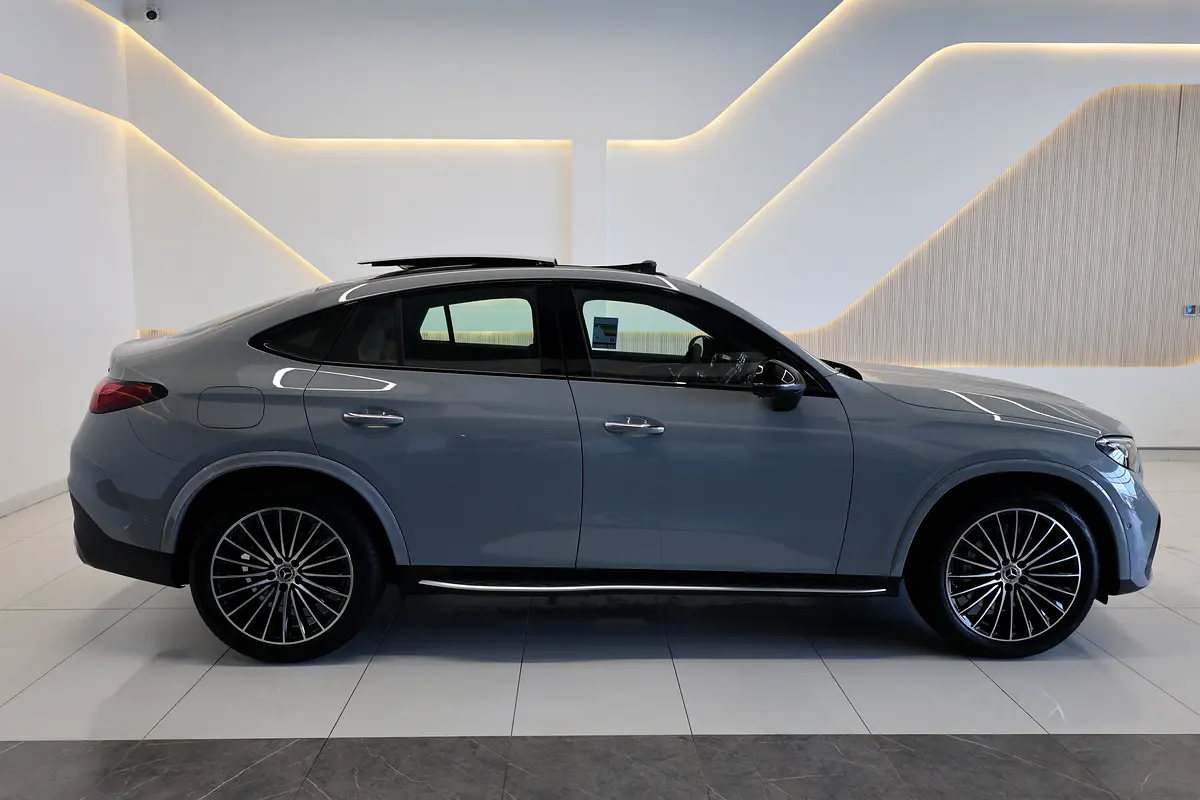 MERCEDES-BENZ -GLC COUPE -GLC200-4MATIC-0KM-2026-GCC SPECS-UNDER WARRANTY (Available 3 colors) - Thumbnail 9