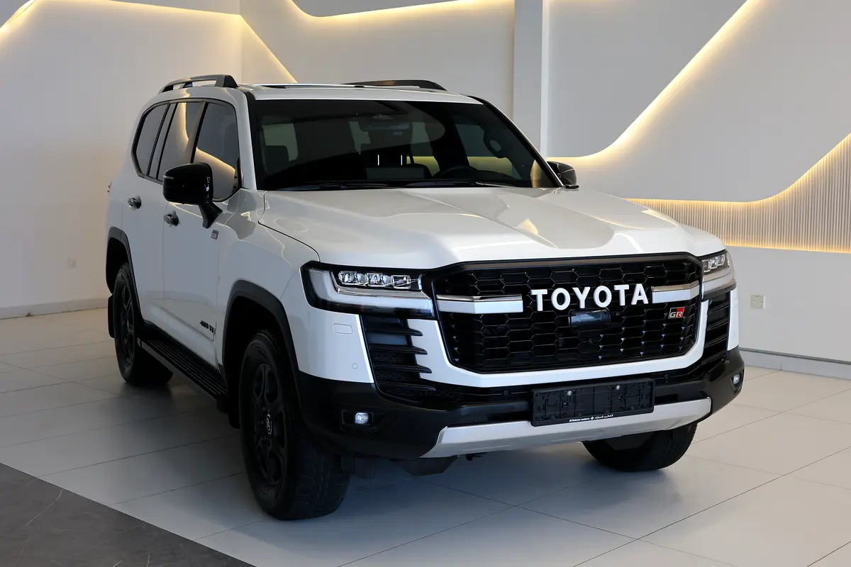TOYOTA LAND CRUISER GR SPORT 409 TT - 5 YEARS UNDER WARRANTY - GCC SPECS - ACCIDENT FREE - - Thumbnail 4