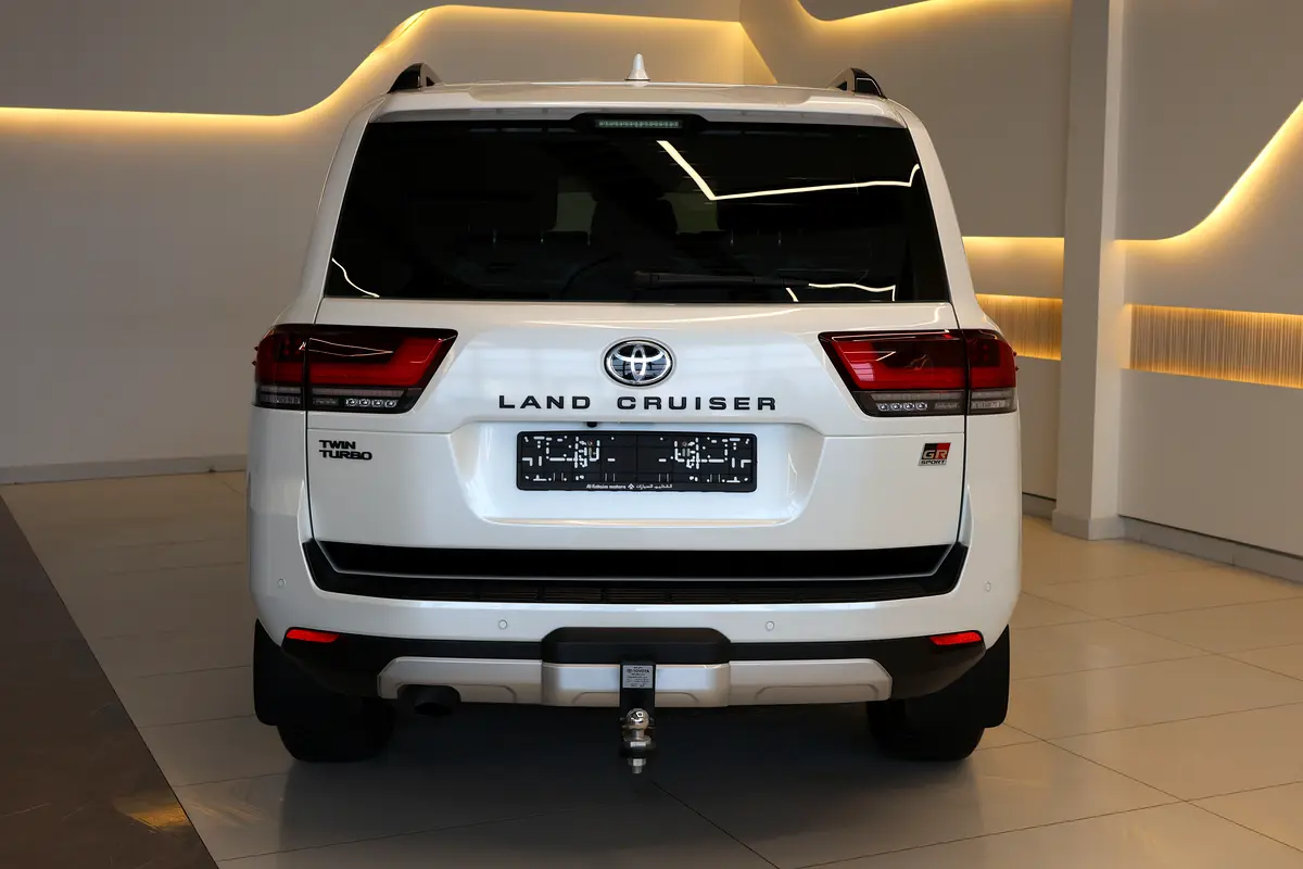 TOYOTA LAND CRUISER GR SPORT 409 TT - 5 YEARS UNDER WARRANTY - GCC SPECS - ACCIDENT FREE - - Thumbnail 8
