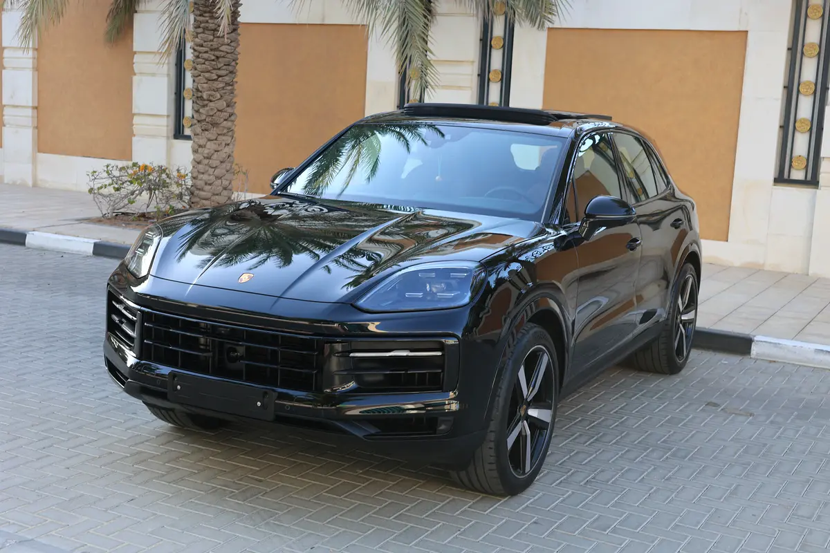 Porsche Cayenne  2024-62000KM-GCC SPECS-5 YEAR  WARRANTY AND  SERVICE CONTRACT  OR 2029 - Thumbnail 6