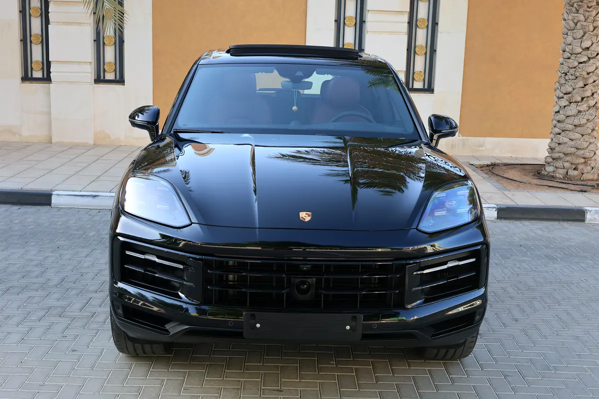 Porsche Cayenne  2024-62000KM-GCC SPECS-5 YEAR  WARRANTY AND  SERVICE CONTRACT  OR 2029 - Thumbnail 8