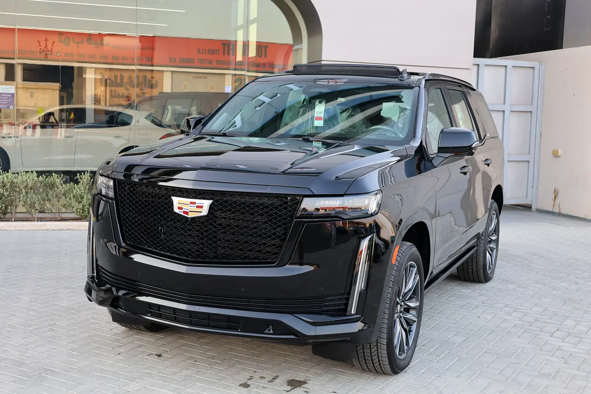 CADILLAC ESCALADE 600 SPORT PLATINUM-0KM-2024-GCC SPECS-UNDER WARRANTY  SERVICE-BRAND NEW - Thumbnail 3