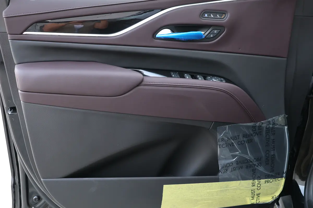 CADILLAC ESCALADE 600 SPORT PLATINUM-0KM-2024-GCC SPECS-UNDER WARRANTY  SERVICE-BRAND NEW - Thumbnail 9