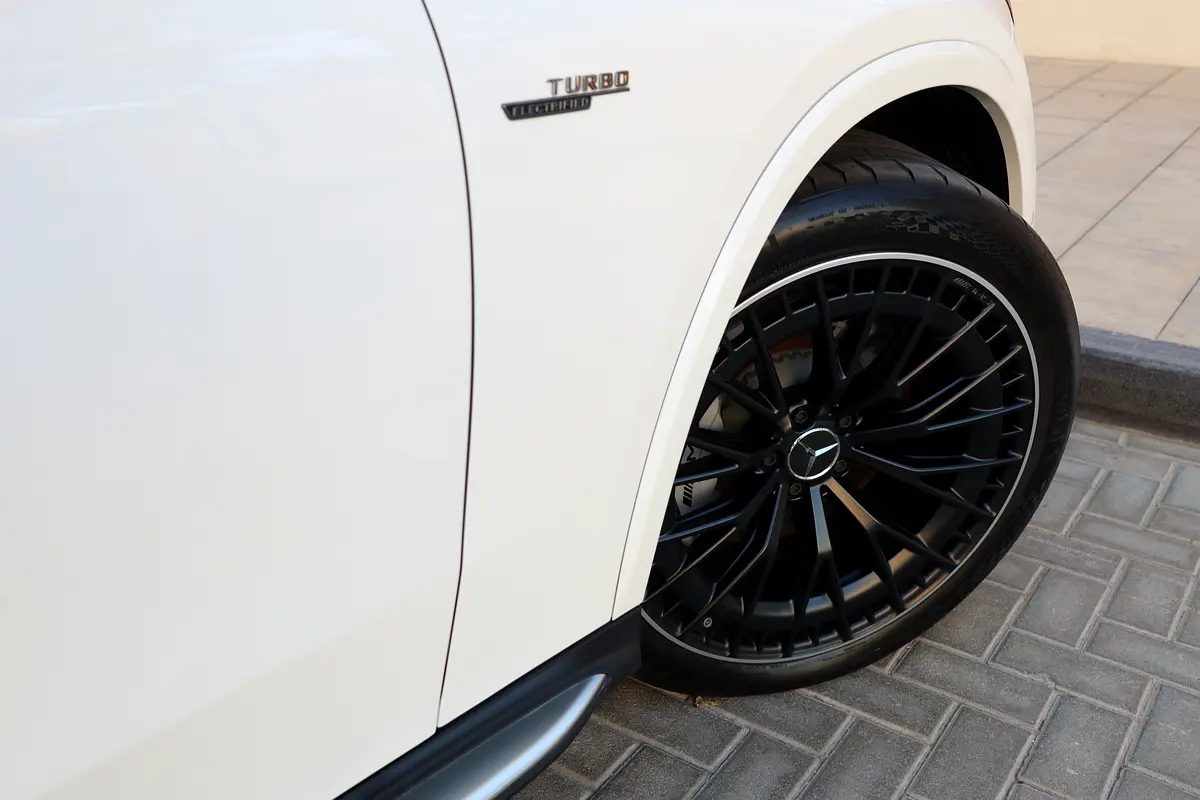 Mercedes-Benz -GLC43- COUPE 570KM-2025-GCC SPECS -BRAND NEW warranty service from GARGASH - Thumbnail 5