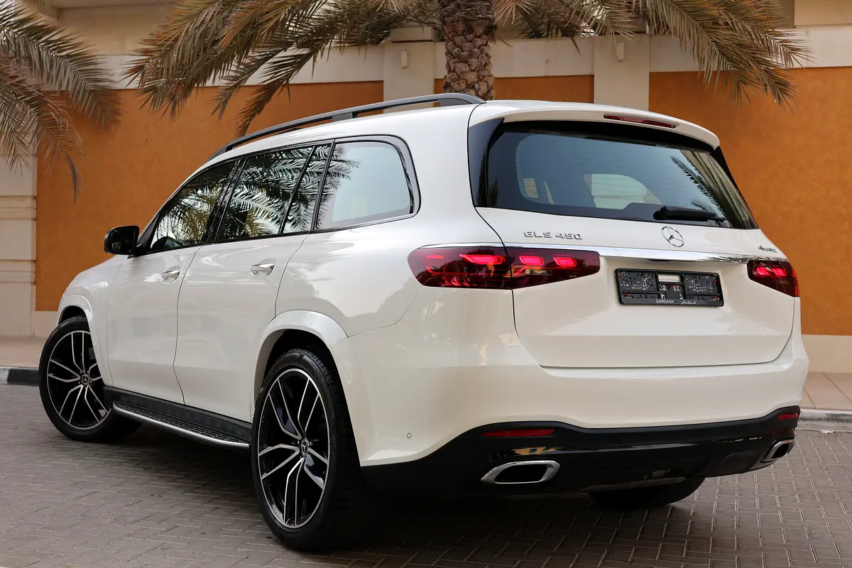 MERCEDES-BENZ GLS450-4MATIC-2024-13000KM-GCC SPECS-UNDER WARRANTY-NIGHT PACKAGE - Thumbnail 4