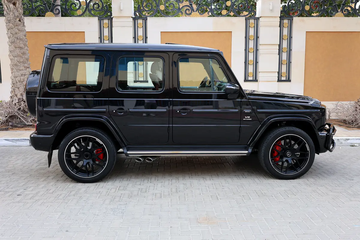 MERCEDES BENZ G63 AMG ( NIGHT PACKAGE )-110000KM-2021-GCC SPECS-UNDER WARRANTY - Thumbnail 7