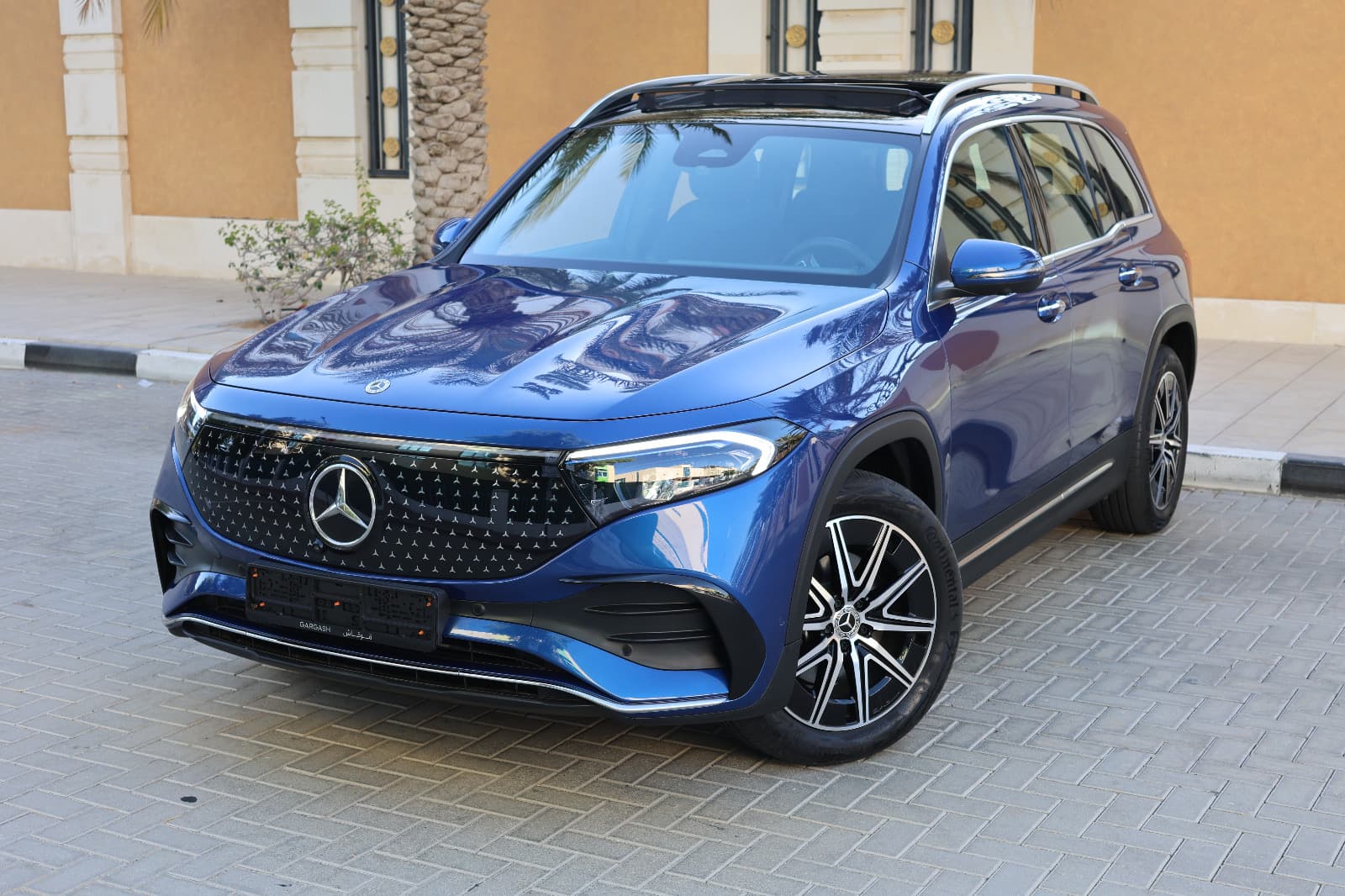 Brand-new 2025 Mercedes-Benz EQB 350  - Thumbnail 2