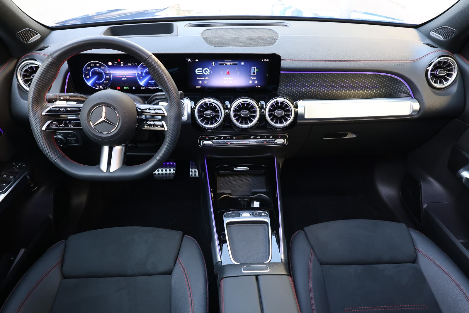 Brand-new 2025 Mercedes-Benz EQB 350  - Thumbnail 12