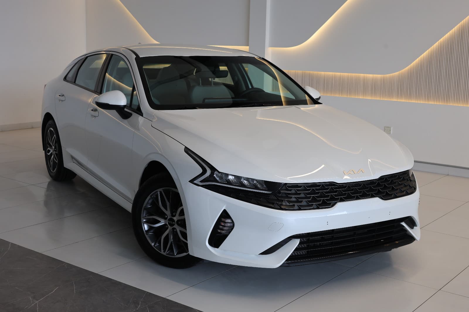 2022 Kia K5 Base  - Image 1