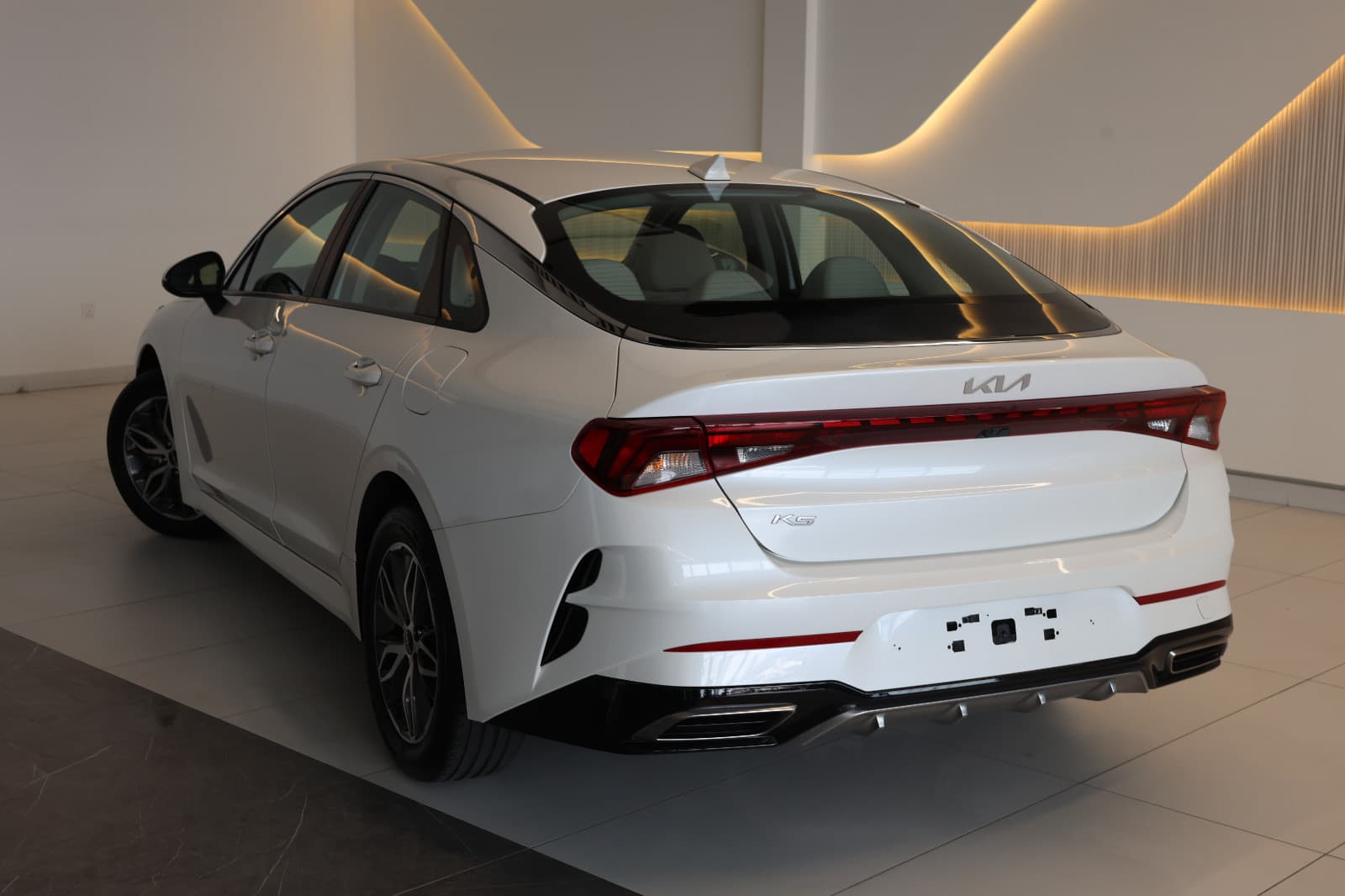 2022 Kia K5 Base  - Thumbnail 3