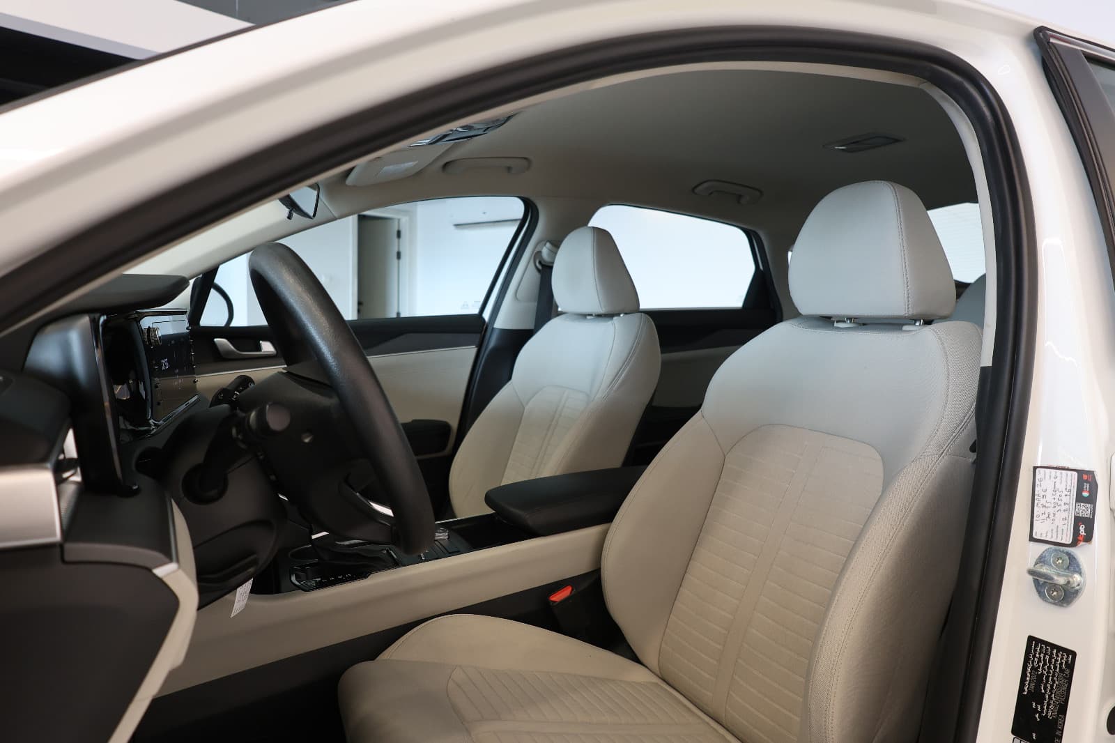 2022 Kia K5 Base  - Thumbnail 10