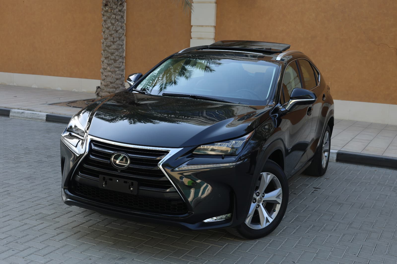 Lexus NX-Series-NX200t-2017-137000KM-GCC SPECS-EXCELLENT CONDITION - Thumbnail 2