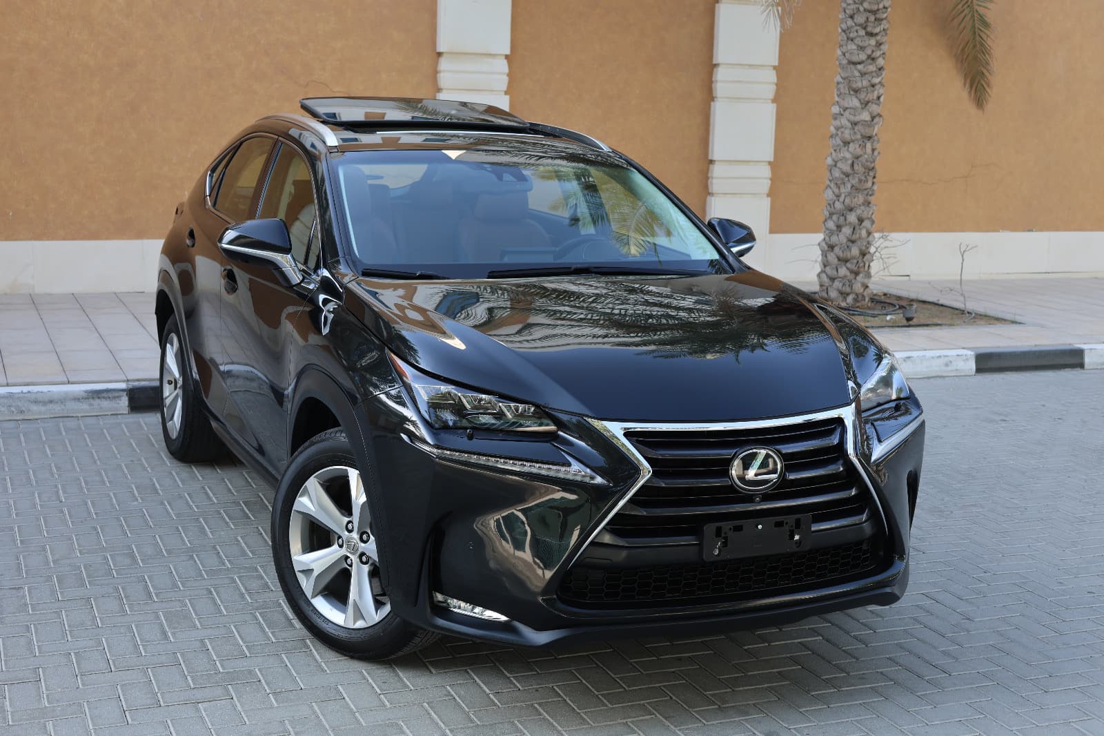Lexus NX-Series-NX200t-2017-137000KM-GCC SPECS-EXCELLENT CONDITION - Thumbnail 3
