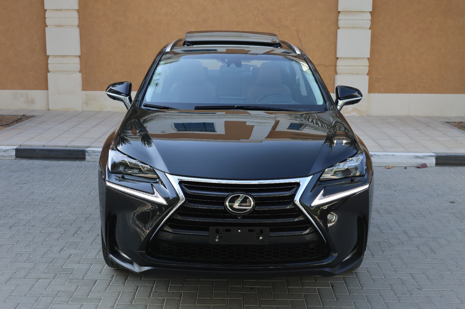 Lexus NX-Series-NX200t-2017-137000KM-GCC SPECS-EXCELLENT CONDITION - Thumbnail 4