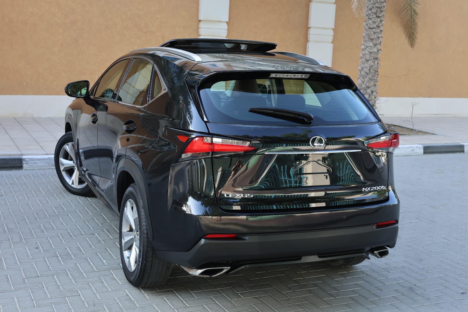 Lexus NX-Series-NX200t-2017-137000KM-GCC SPECS-EXCELLENT CONDITION - Thumbnail 6