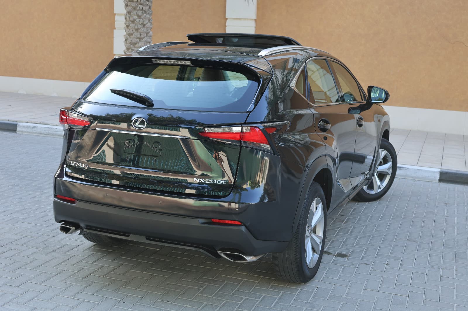 Lexus NX-Series-NX200t-2017-137000KM-GCC SPECS-EXCELLENT CONDITION - Thumbnail 7