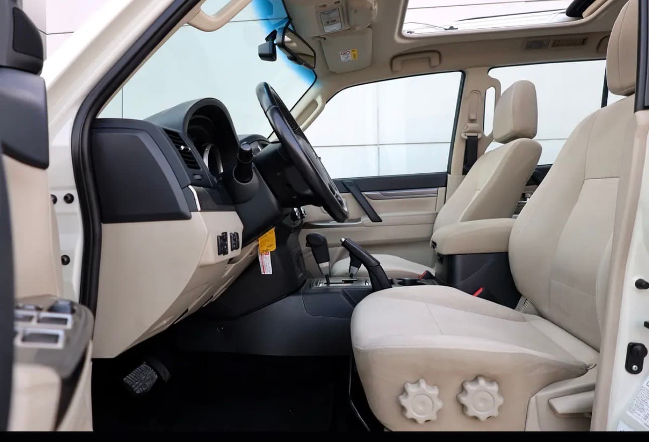 Mitsubishi Pajero GLS-2022-60,000KM-GCC Specs-Excellent Condition  - Thumbnail 8
