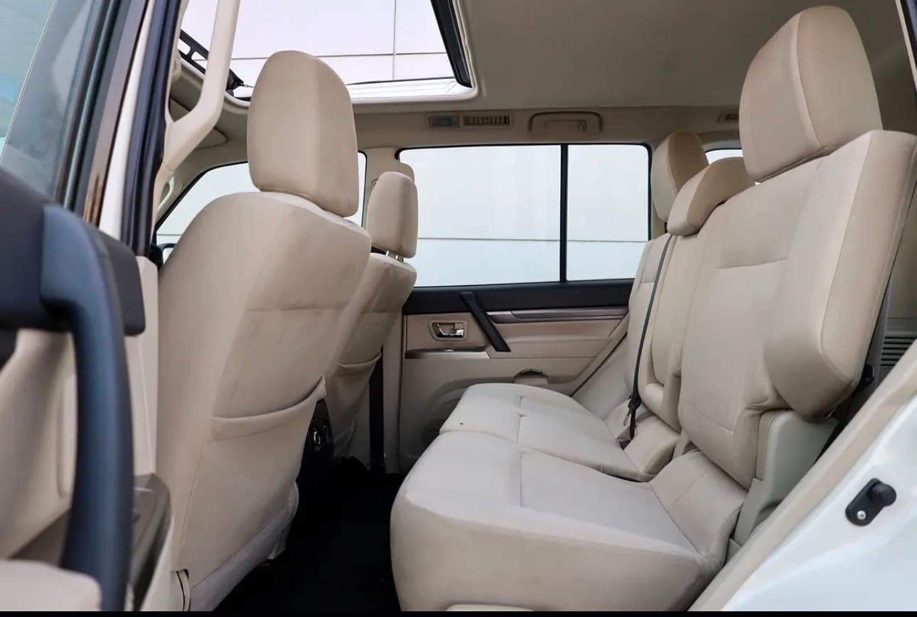 Mitsubishi Pajero GLS-2022-60,000KM-GCC Specs-Excellent Condition  - Thumbnail 14