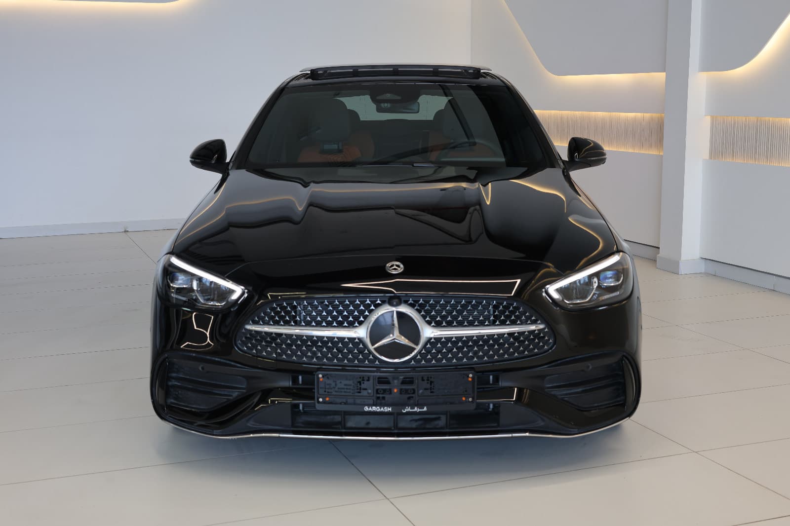 Mercedes-Benz C200-2025-3900KM-GCC Specs-Under warranty & Seems-Brand new - Thumbnail 5