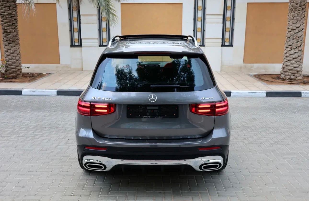 Mercedes-Benz GLB 250-4 Matic AMG -Under warranty &service  - Thumbnail 4