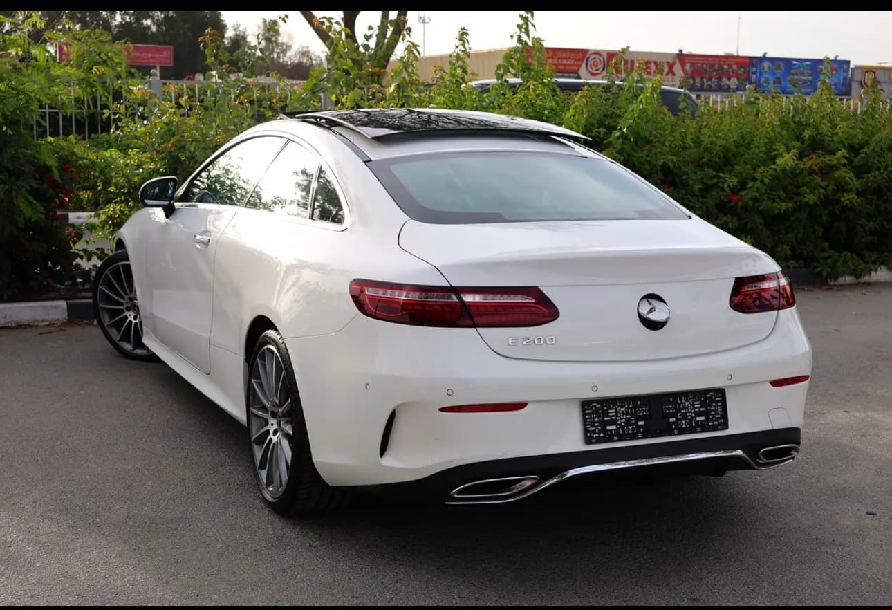 -MERCEDES BENZ E200 COUPE-2021-41000KM-GCC Specs-Full service history  - Thumbnail 3