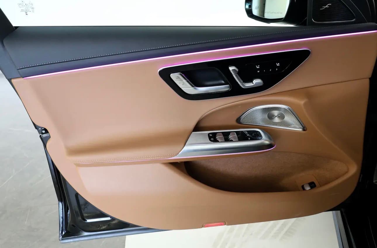 Brand new 2025 Mercedes-Benz E 300 - Thumbnail 8