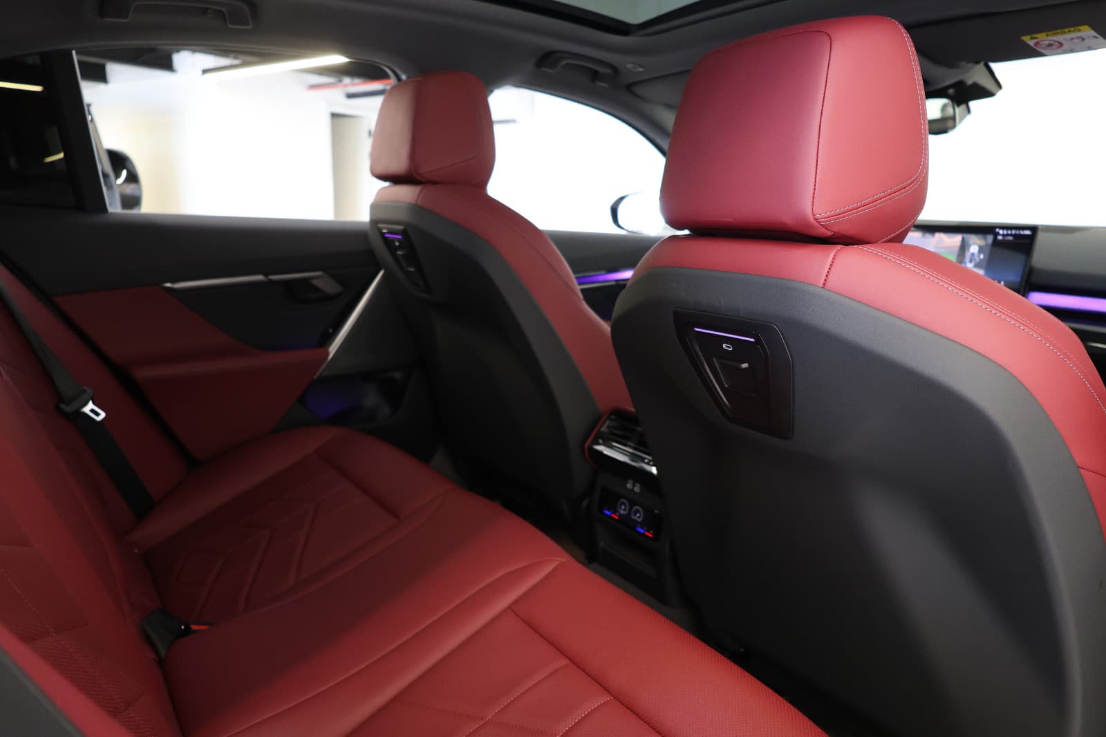 2026 BMW 520i - Thumbnail 15