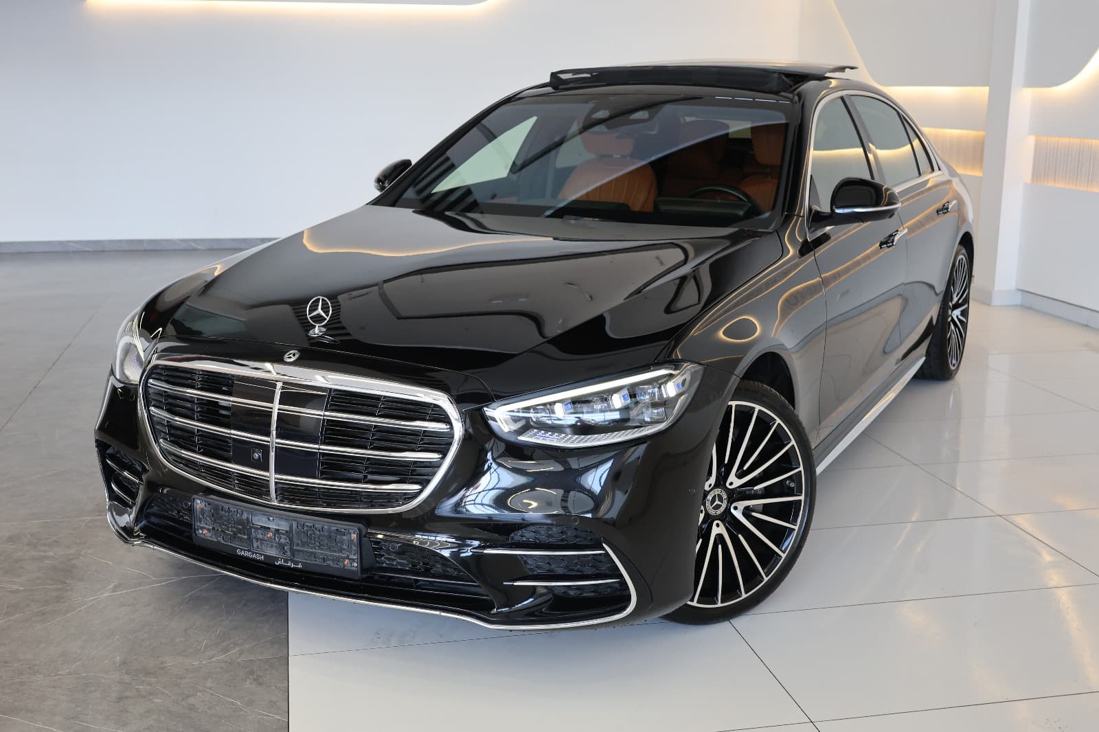 Mercedes- benz S500 4 matic-under warranty and service  - Image 1