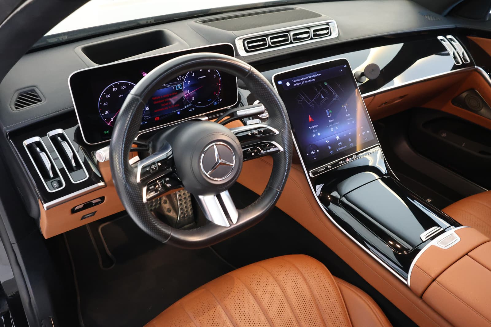 Mercedes- benz S500 4 matic-under warranty and service  - Thumbnail 9