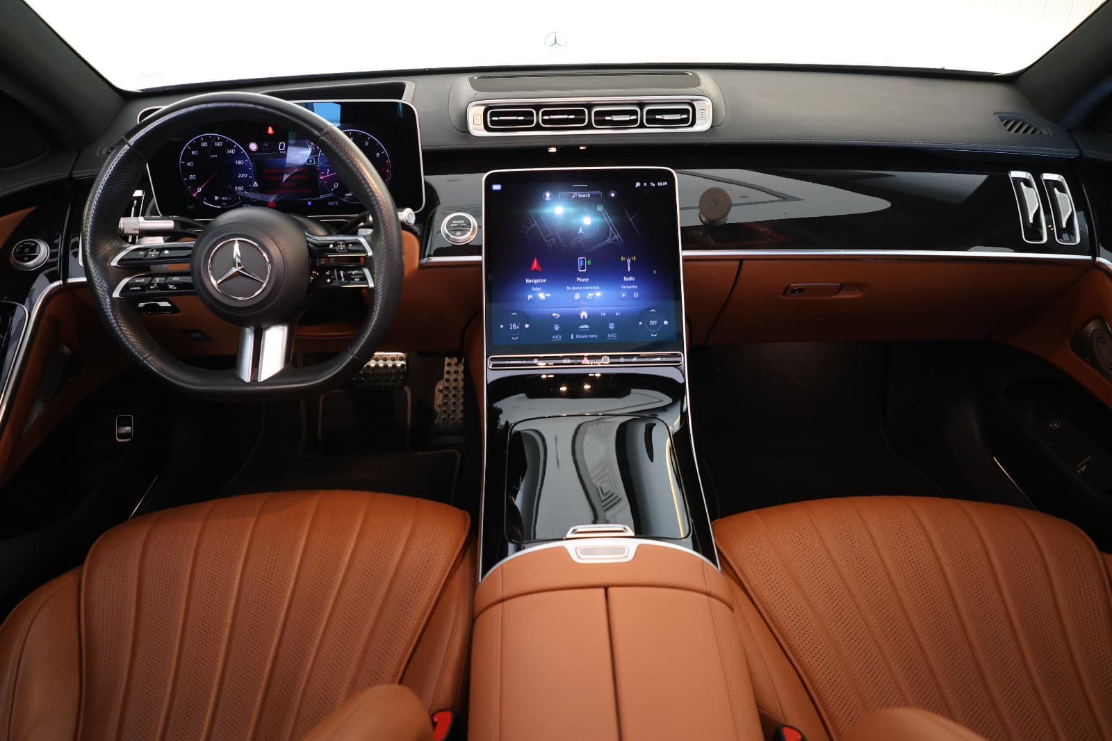Mercedes- benz S500 4 matic-under warranty and service  - Thumbnail 12